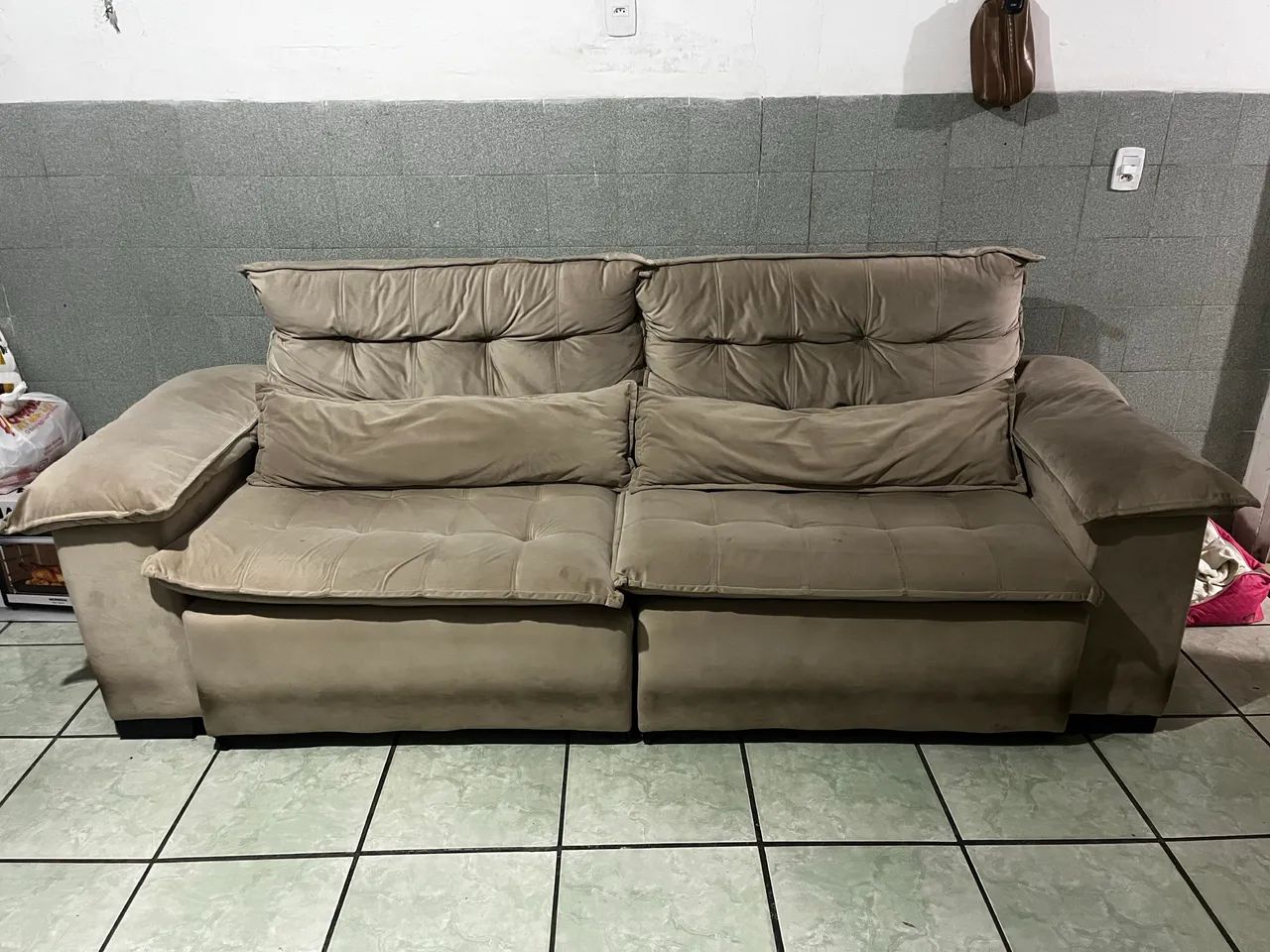 Sofá Retrátil e Reclinável 