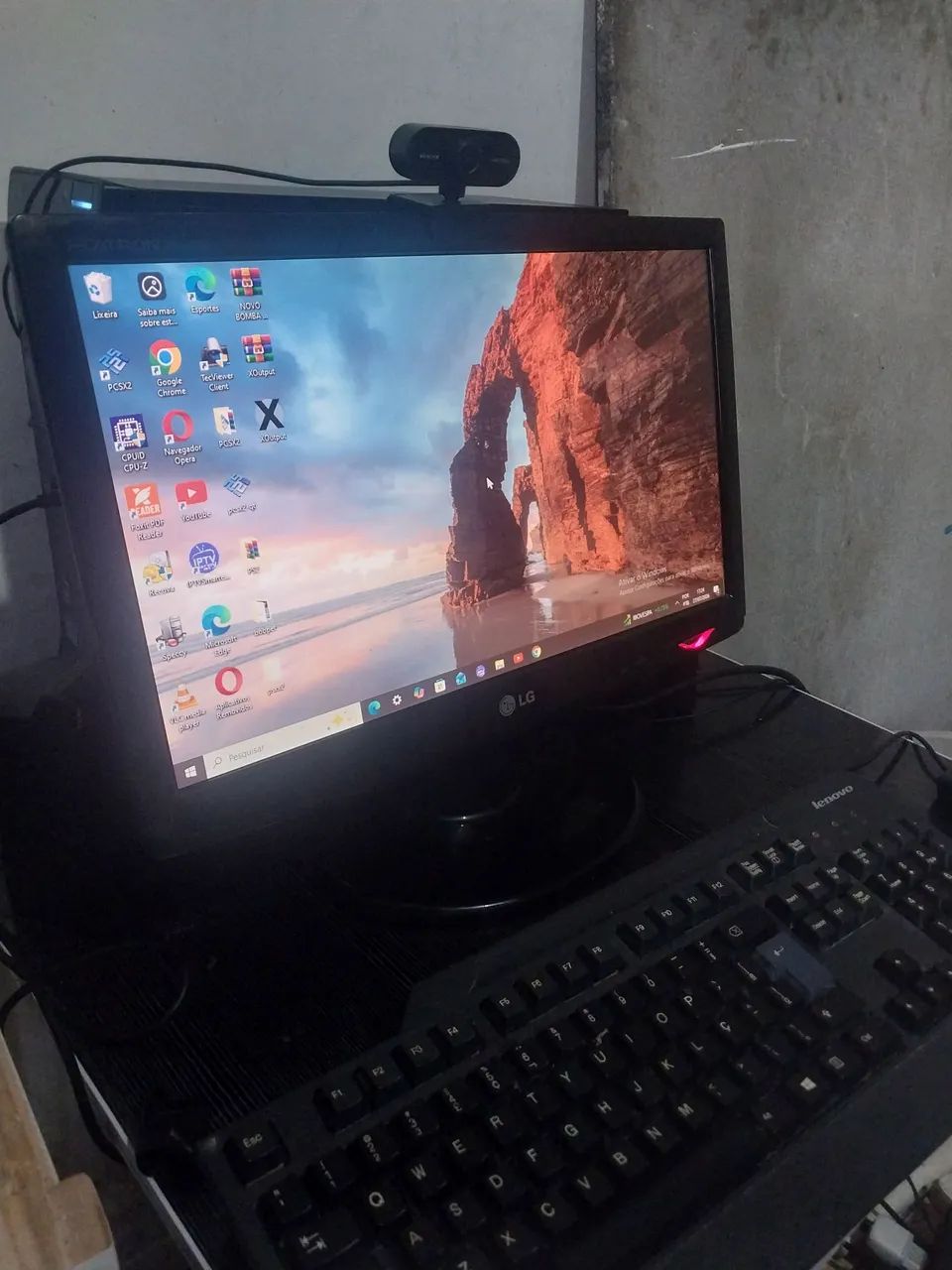 MONITOR 