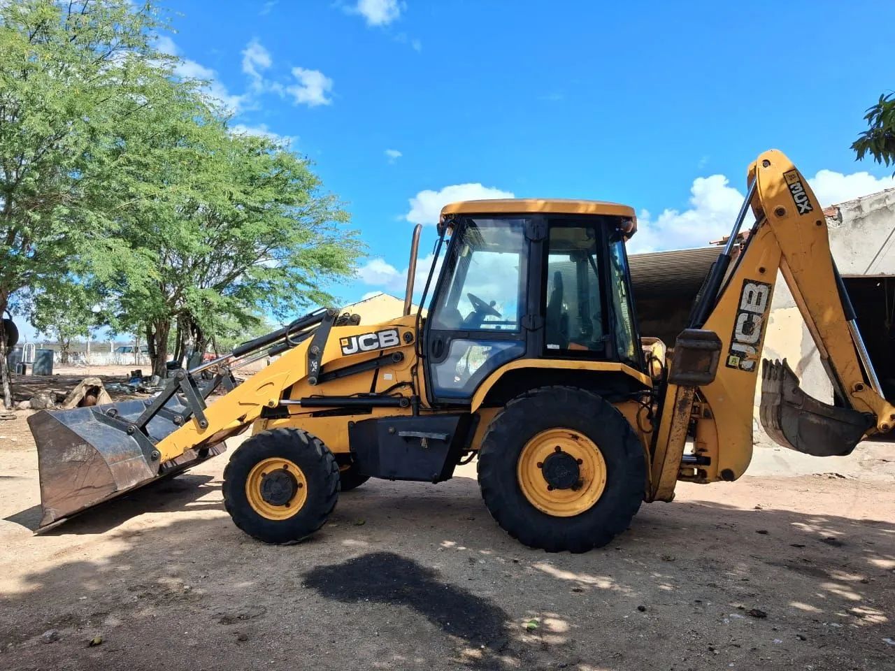 Retroescavadeira JCB 3CX 2016 - Foto 4