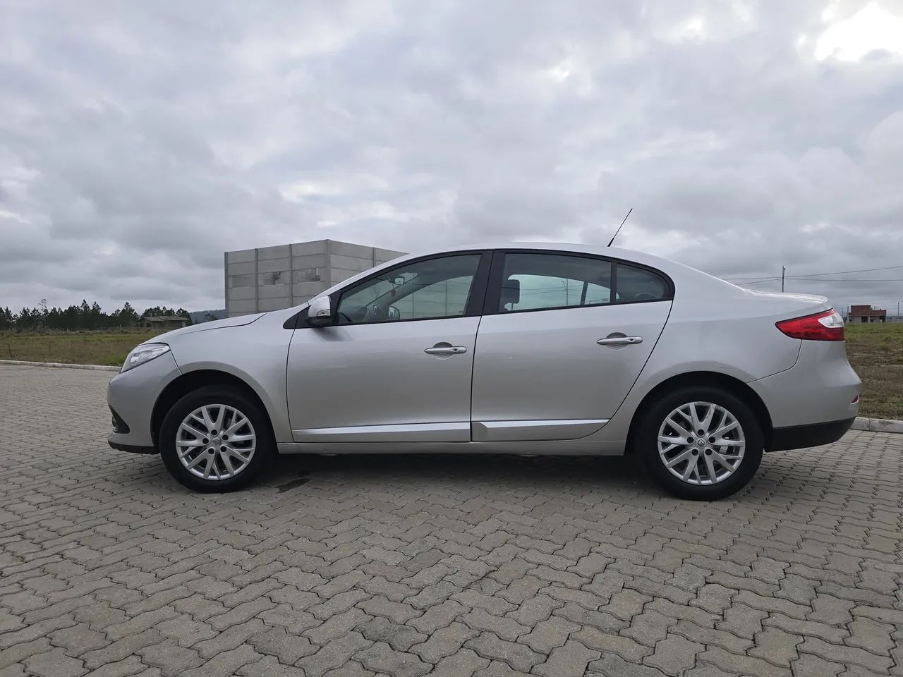 Renault Fluence Sed. Dynamique 2.0 16V Flex Aut. 2016 - Foto 4