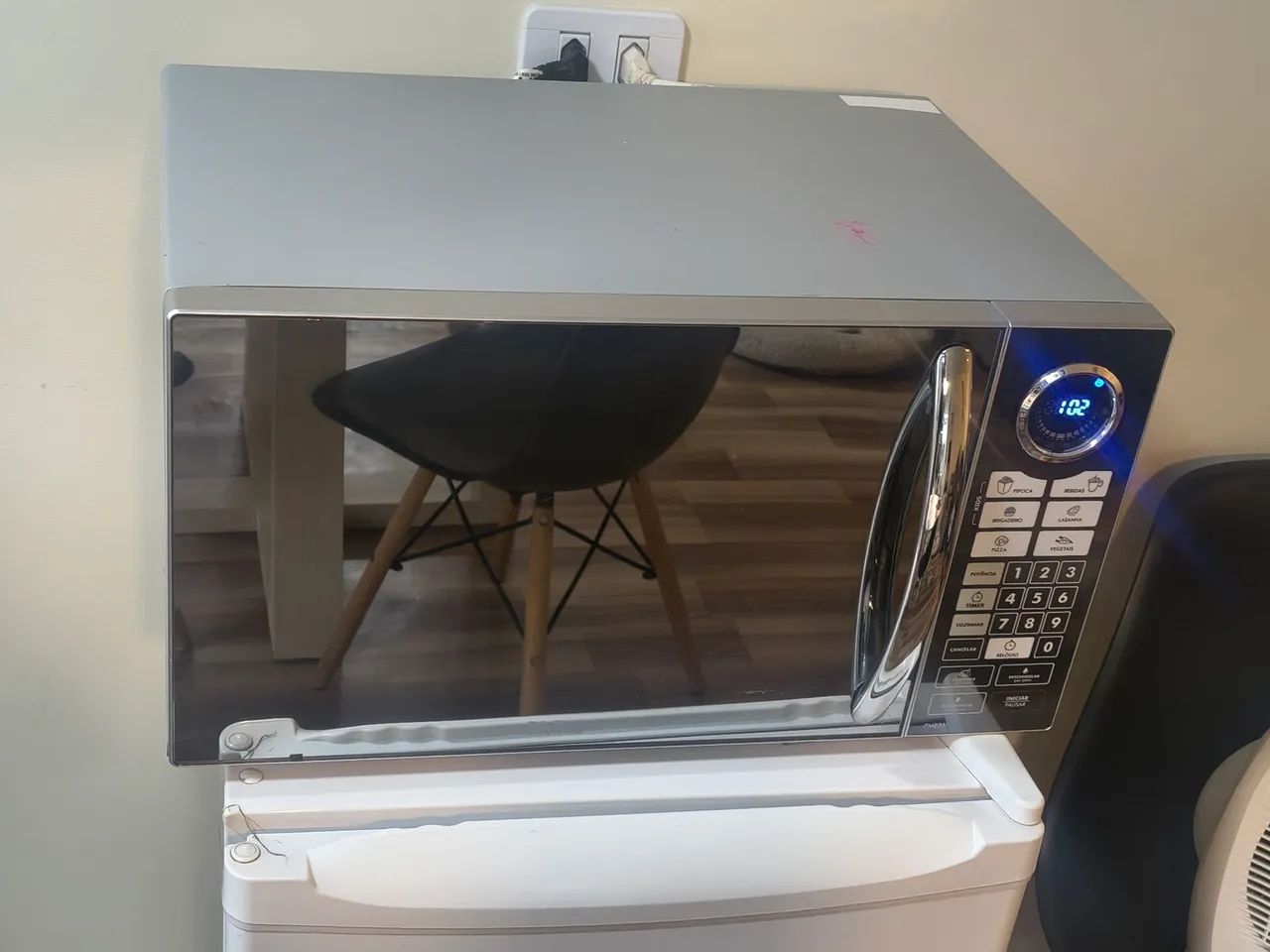 Microondas Philco 30L espelhado 