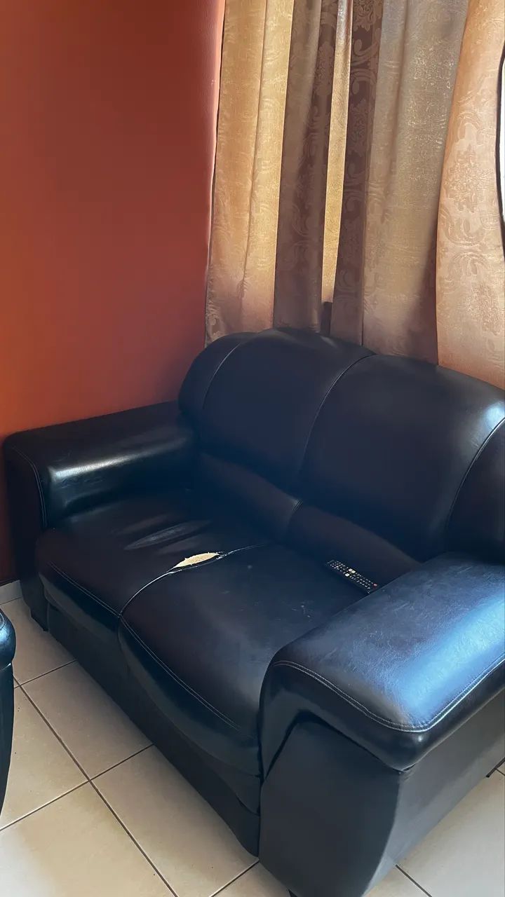 vendo sofá couro - Foto 2
