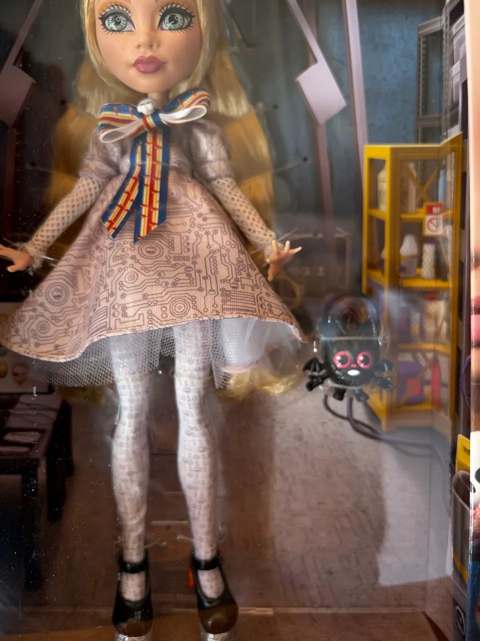 Boneca Monster high Skullector Megan lacrada  - Foto 3