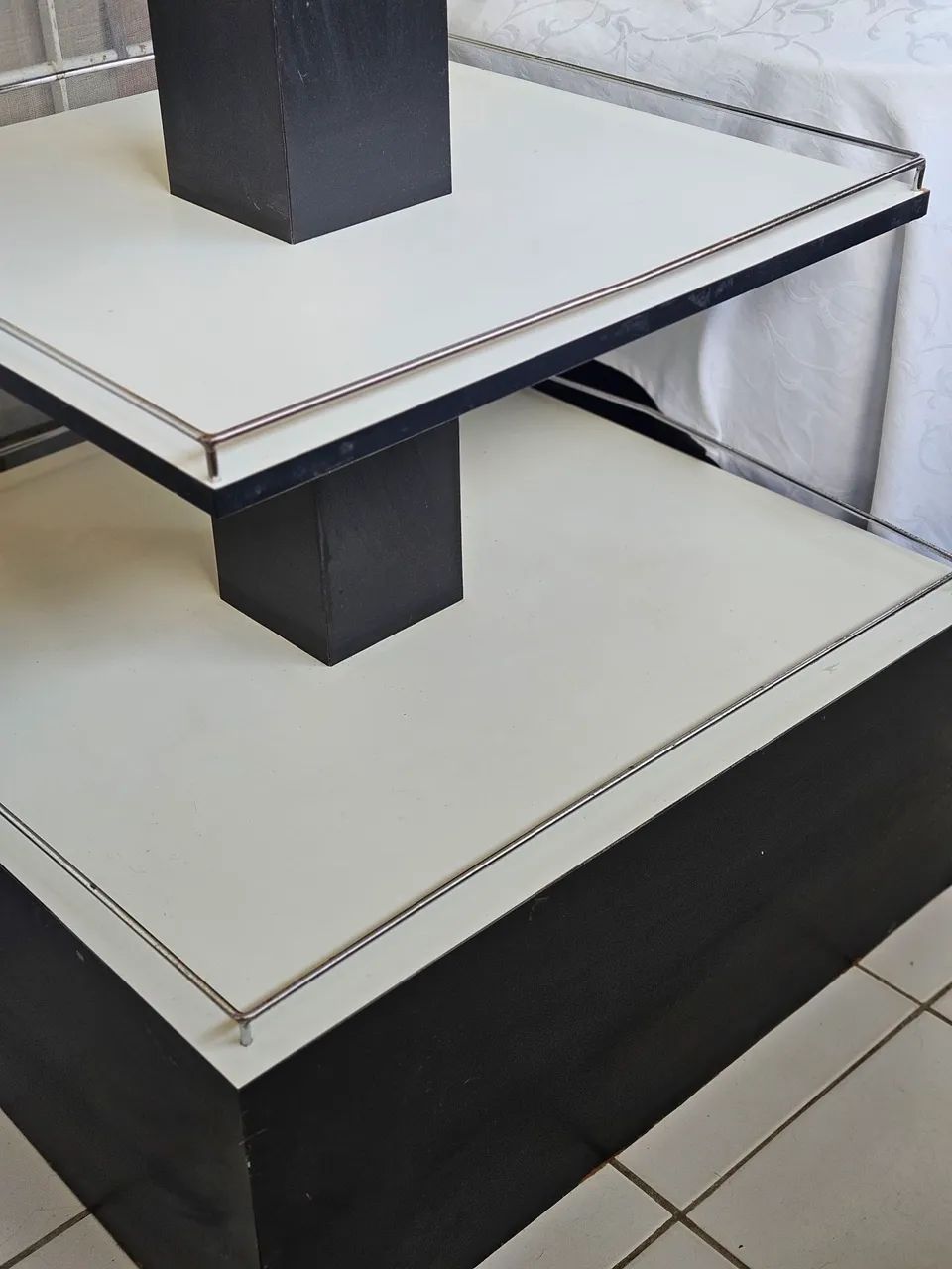 Gôndola central (pirâmide expositora) - Foto 2