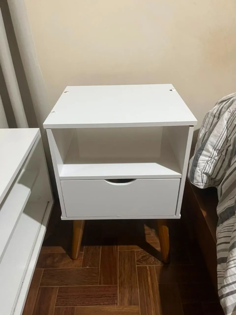Mesa de cabeceira