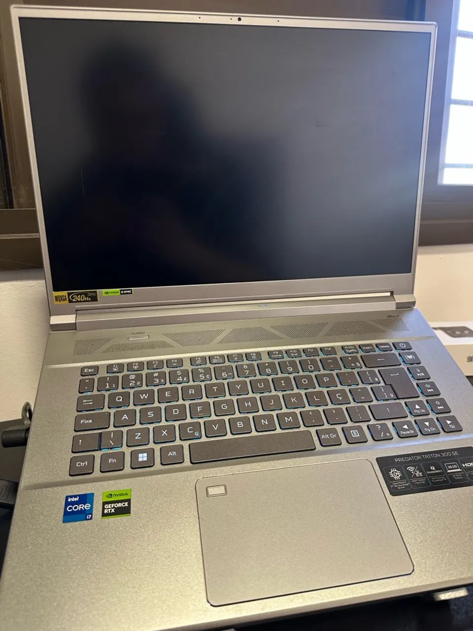 Acer Predator Triton 300 SE - Foto 2
