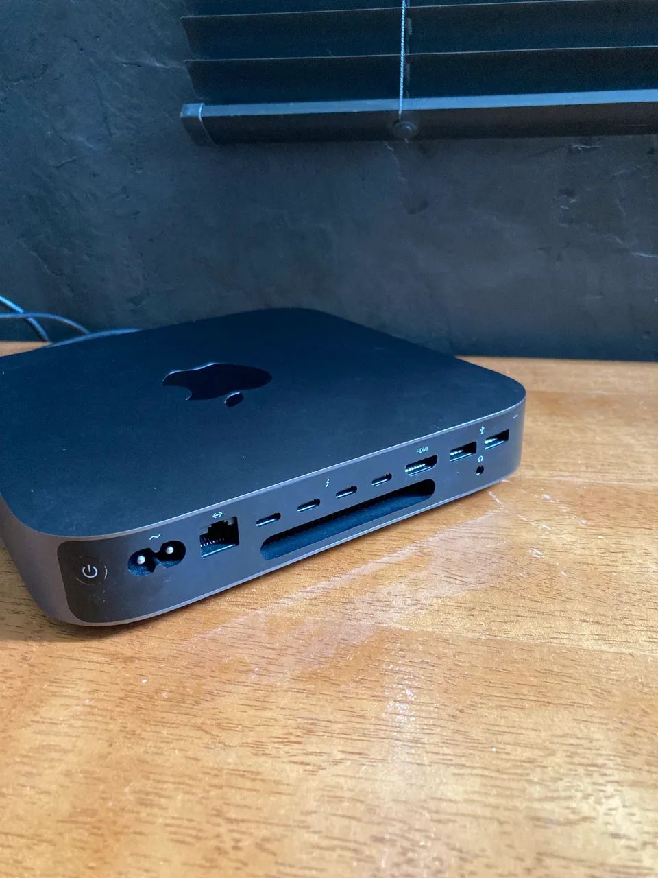 Mac Mini 2018 I5 8GB DDR4 SSD 256gb - Exelente - Computadores e