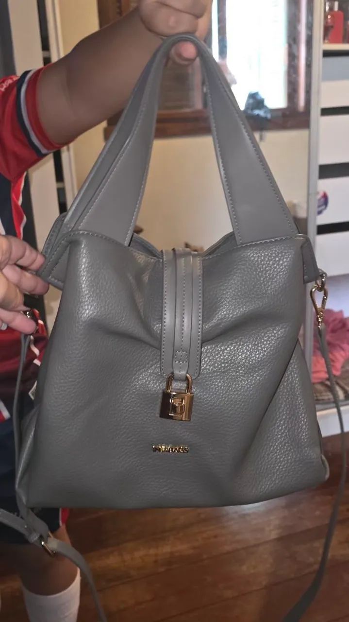 Bolsa cinza