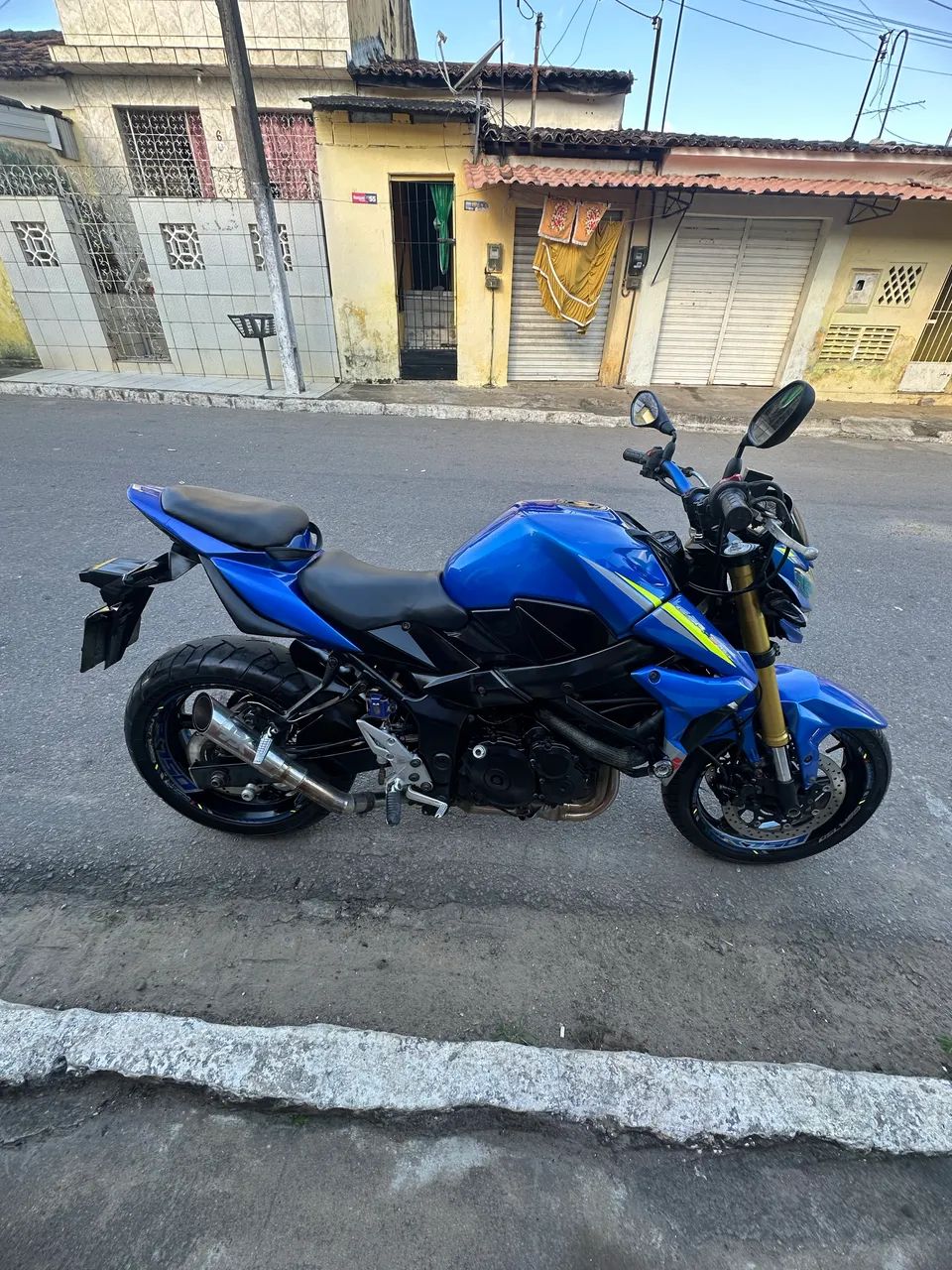 Suzuki Gsr 750, 2015  - Foto 4