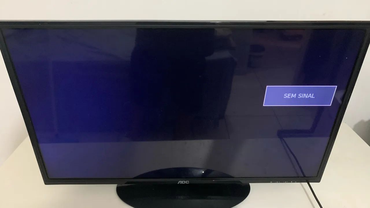 Tv AOC