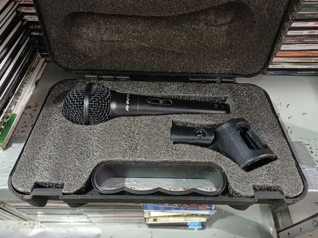 Microfone Peavey Pv i100 com Cabo, Cachimbo e Estojo - Excelente Estado - Foto 2