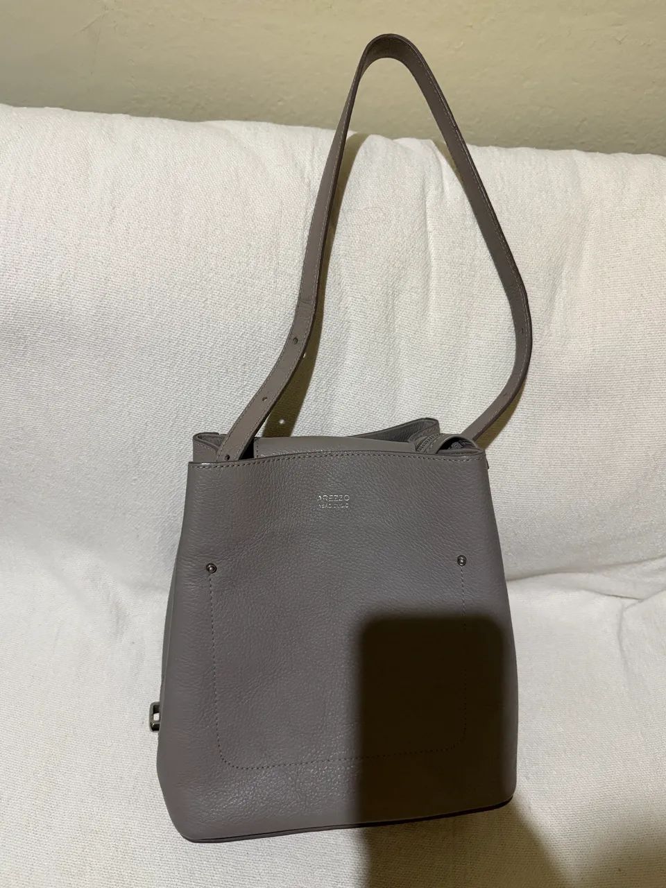Bolsa da Arezzo cinza 