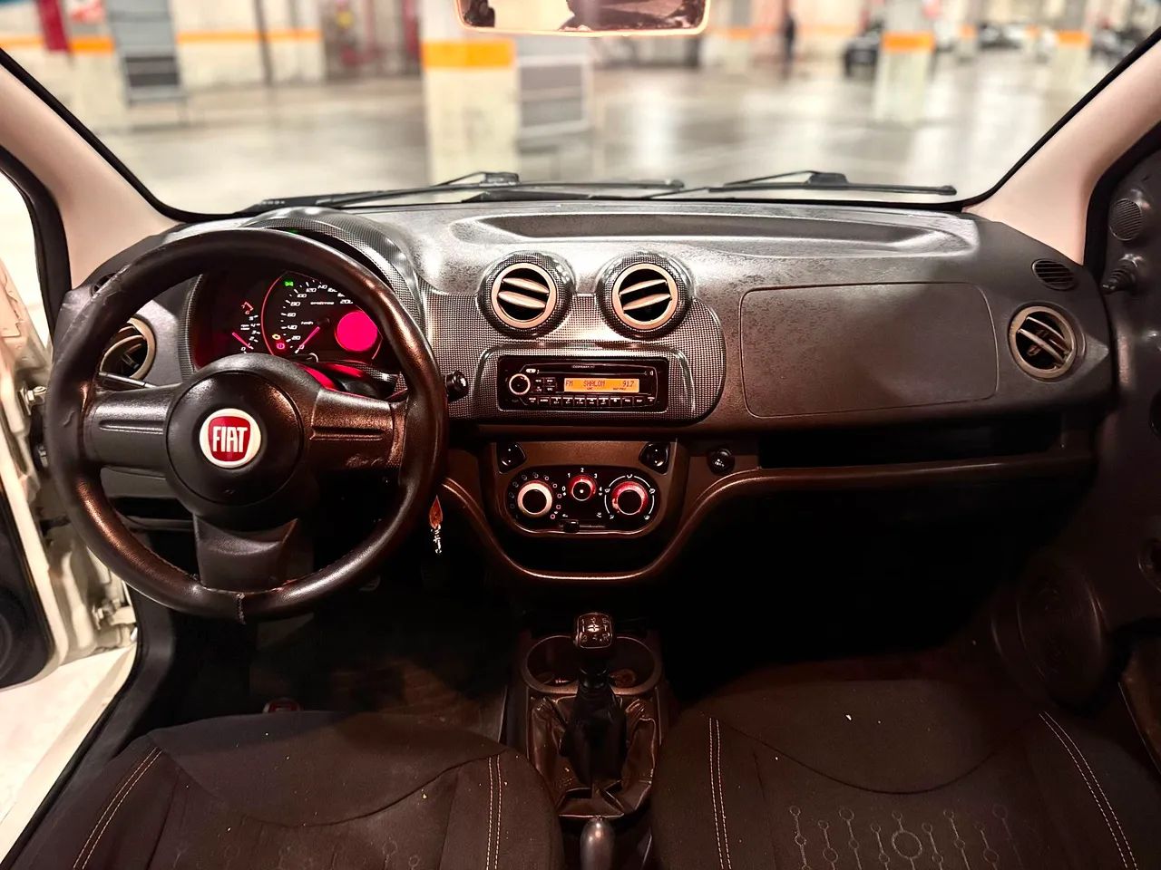 Fiat Uno Sporting 1.4 EVO Fire Flex 8V 4P 2012