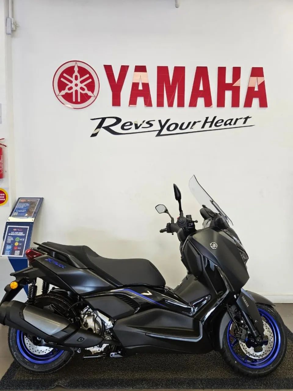 YAMAHA XMAX 300 CONNECTED 2026 - Foto 3