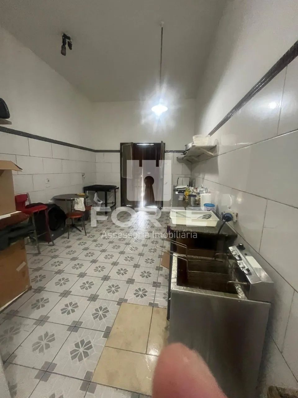 EXCELENTE PONTO COMERCIAL A VENDA NO CENTRO DE POA - Foto 2