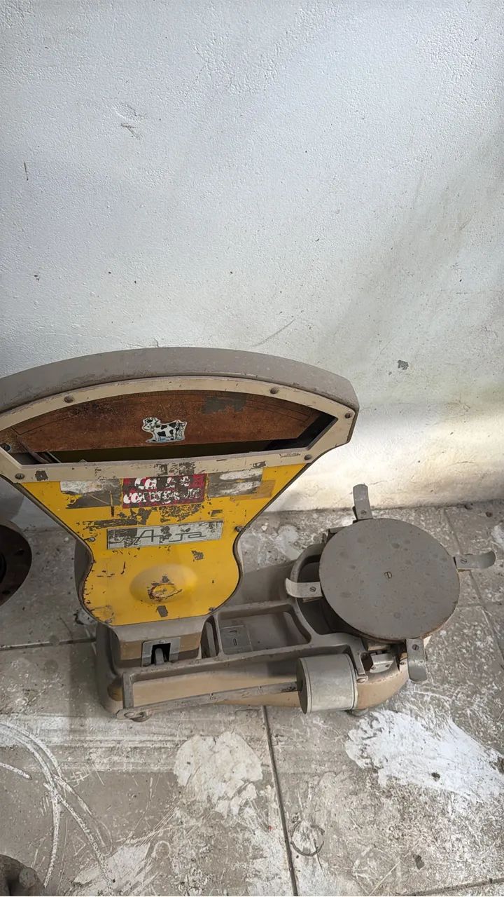 balança mecânica comercial antiga da marca Alfa