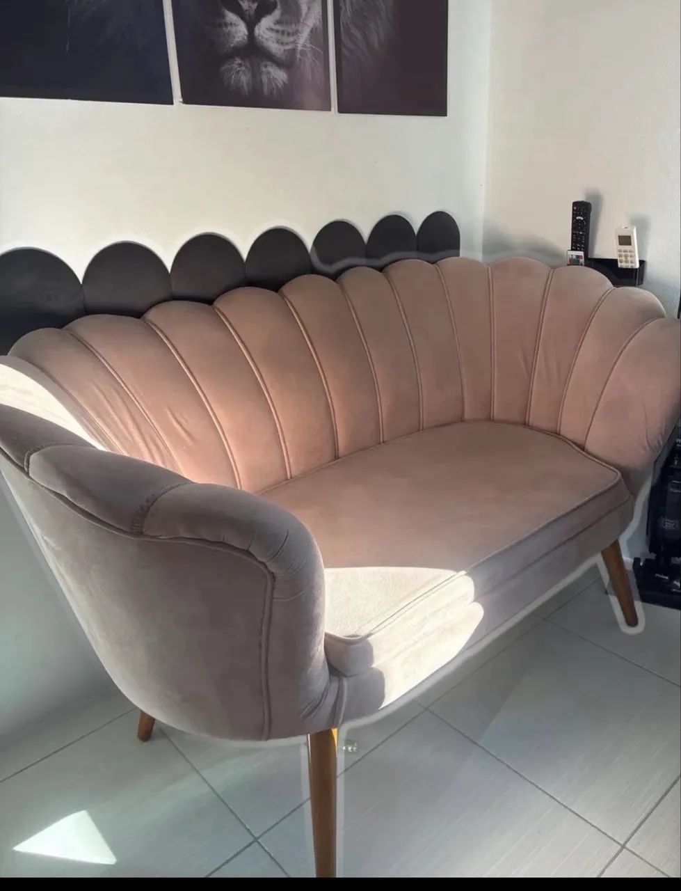 Sofá Rosa Estilo Namoradeira 