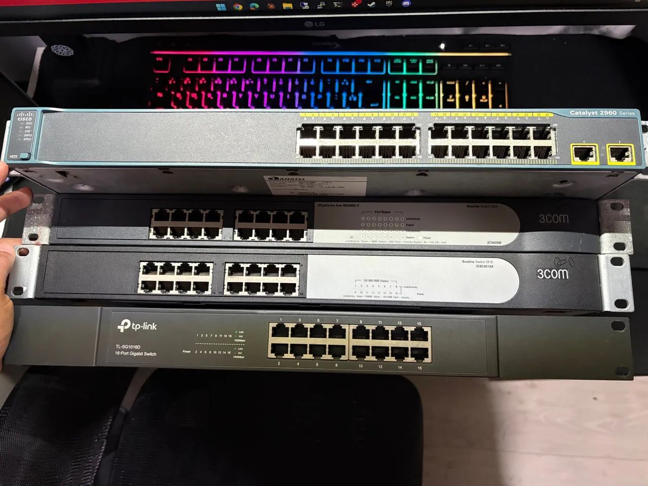 KIT 4 SWITCHES DE REDE - TP-LINK, 3COM E CISCO