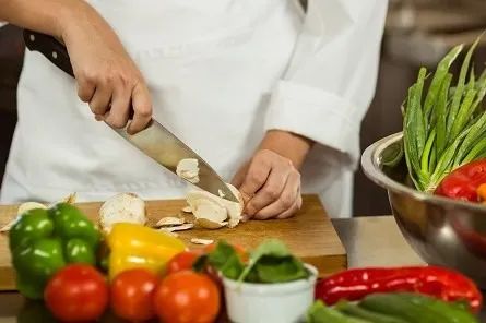 Auxiliar de cozinha