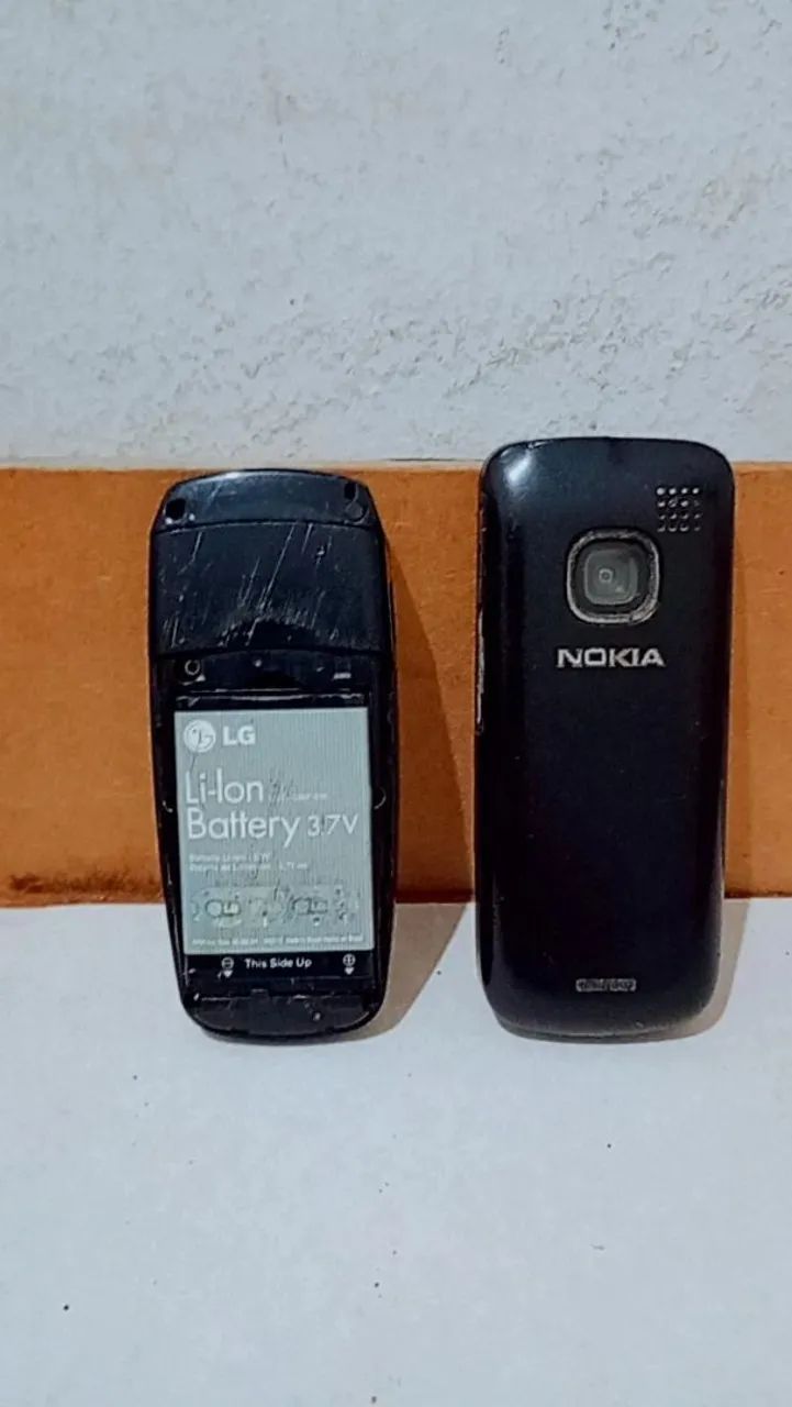 Celular LG e um Nokia antigo  - Foto 2
