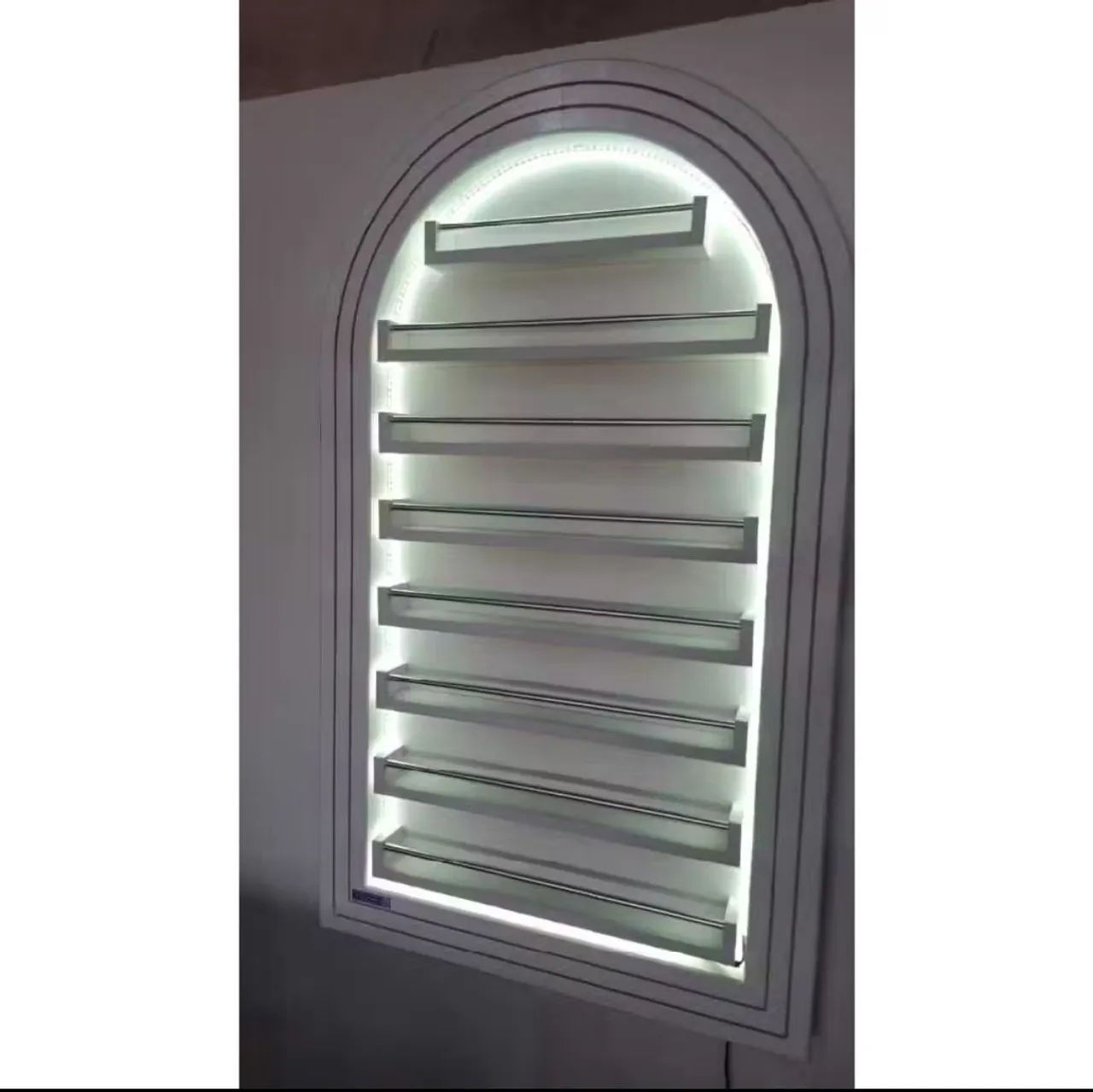 Expositor estilo Arco Romano com LED (110x65cm) NOVO