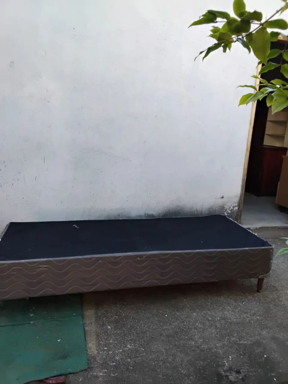Cama de madeira solteiro 
