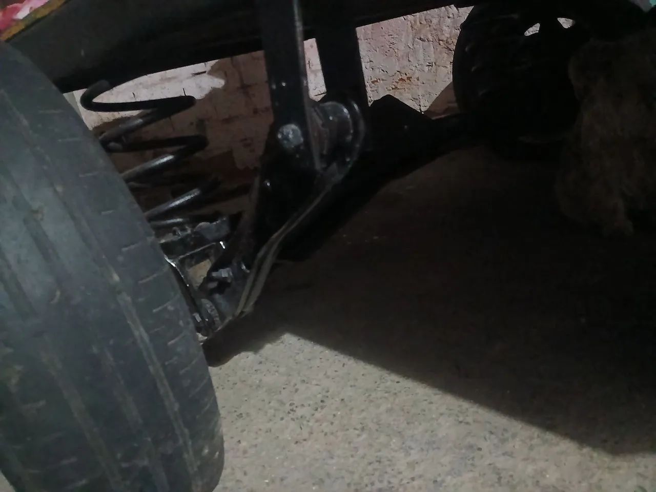 Vendo carretinha ótima pra trabalhar medida 1mt por 180mt - Foto 4