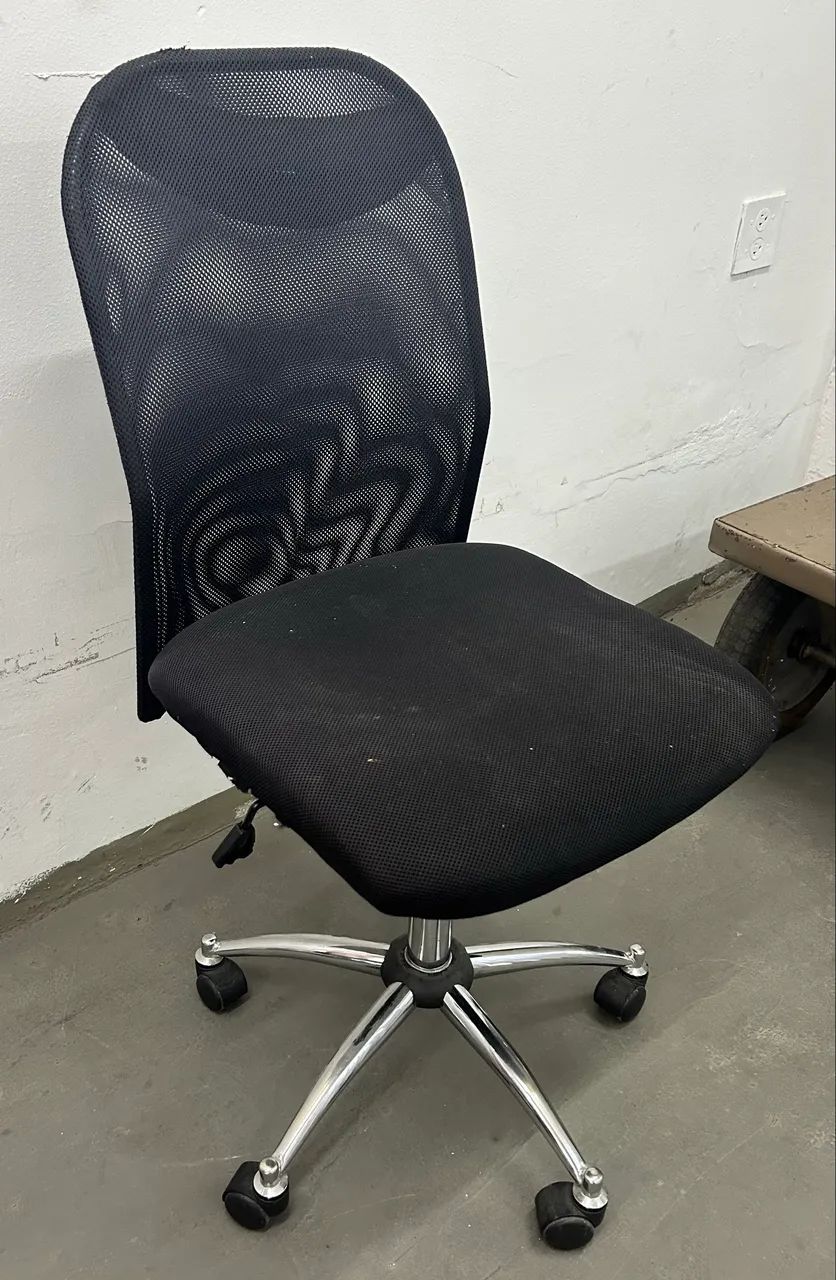Ótima cadeira ergométrica