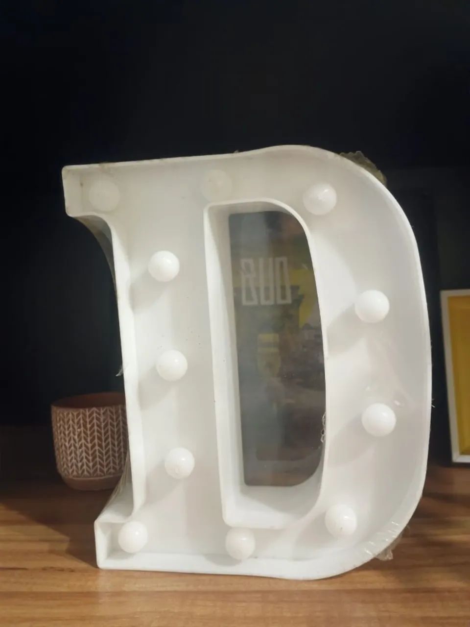 Luminária Letra D Branca em LED NOVA