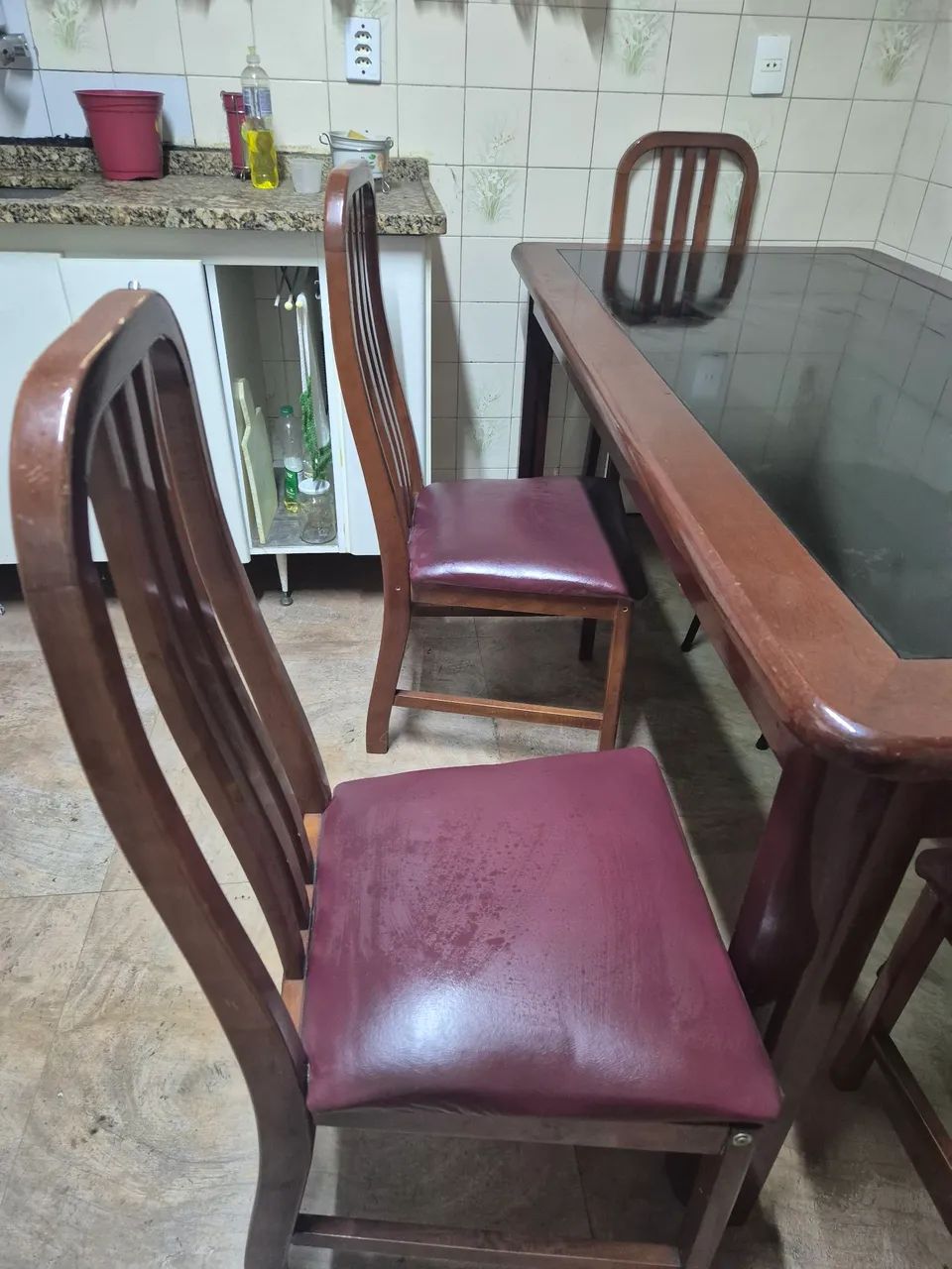 Mesa de madeira com vidro - Foto 2