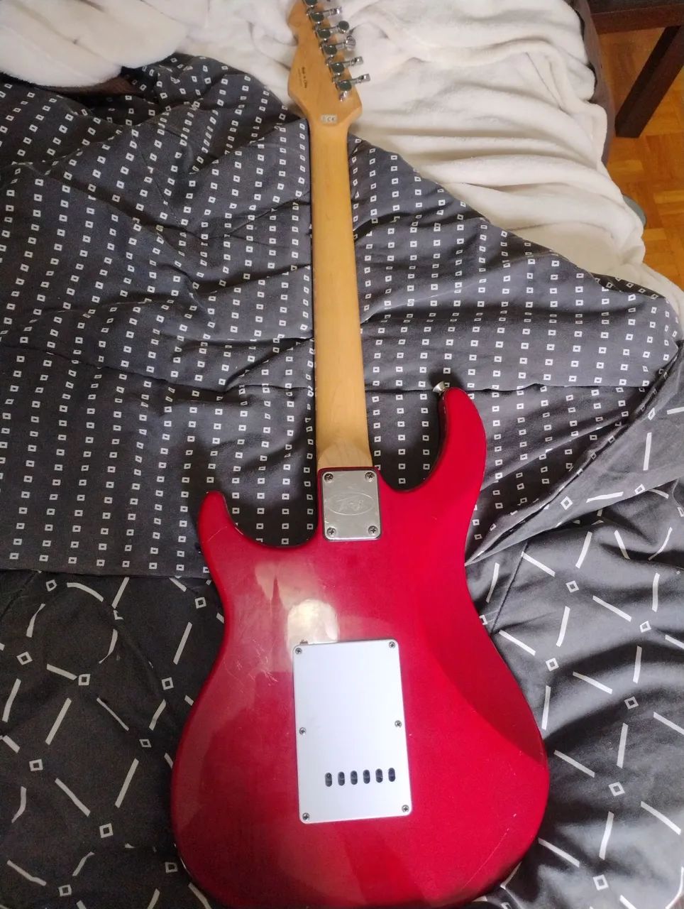 Guitarra Peavey Raptor Plus - Foto 2