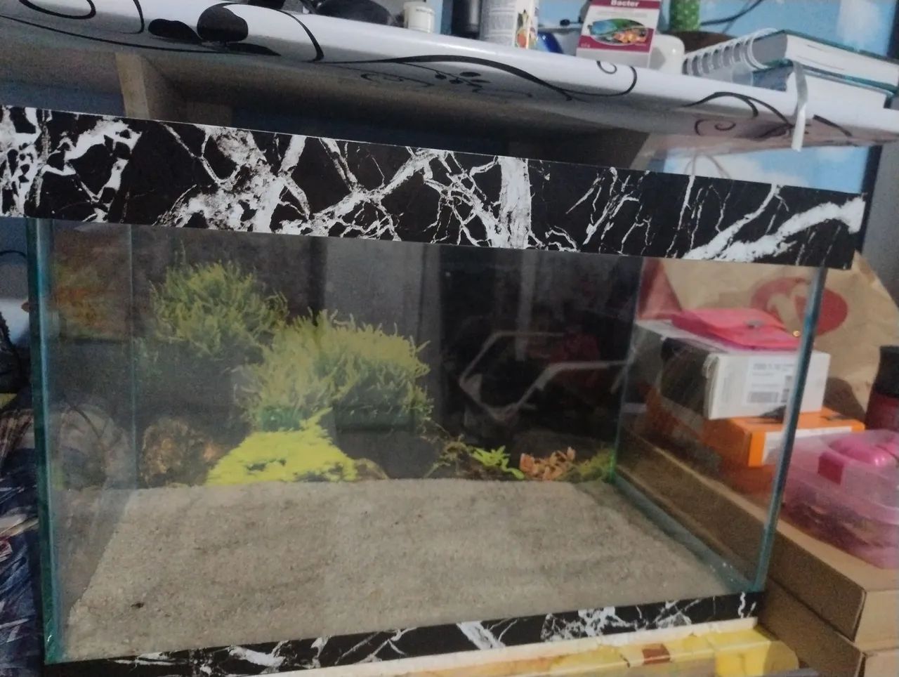 Aquário 20litros com defeito na tampa (led não liga)