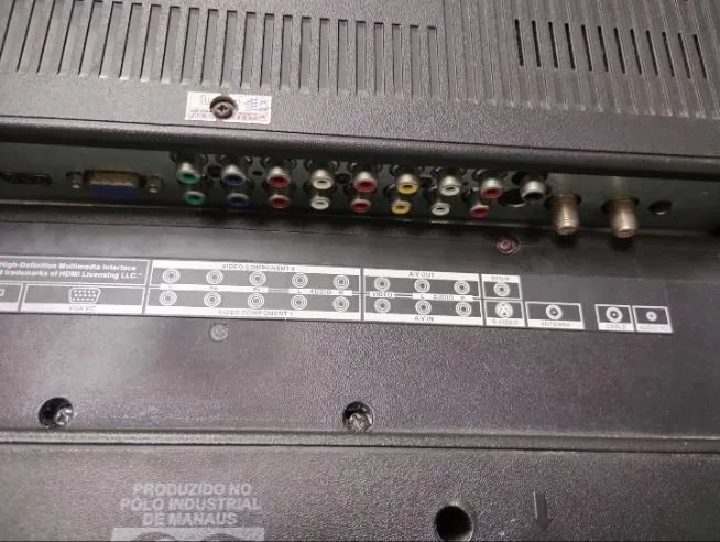 Tv CCE 32 polegadas com controle, antena e cabo com fonte de ligar . - Foto 3