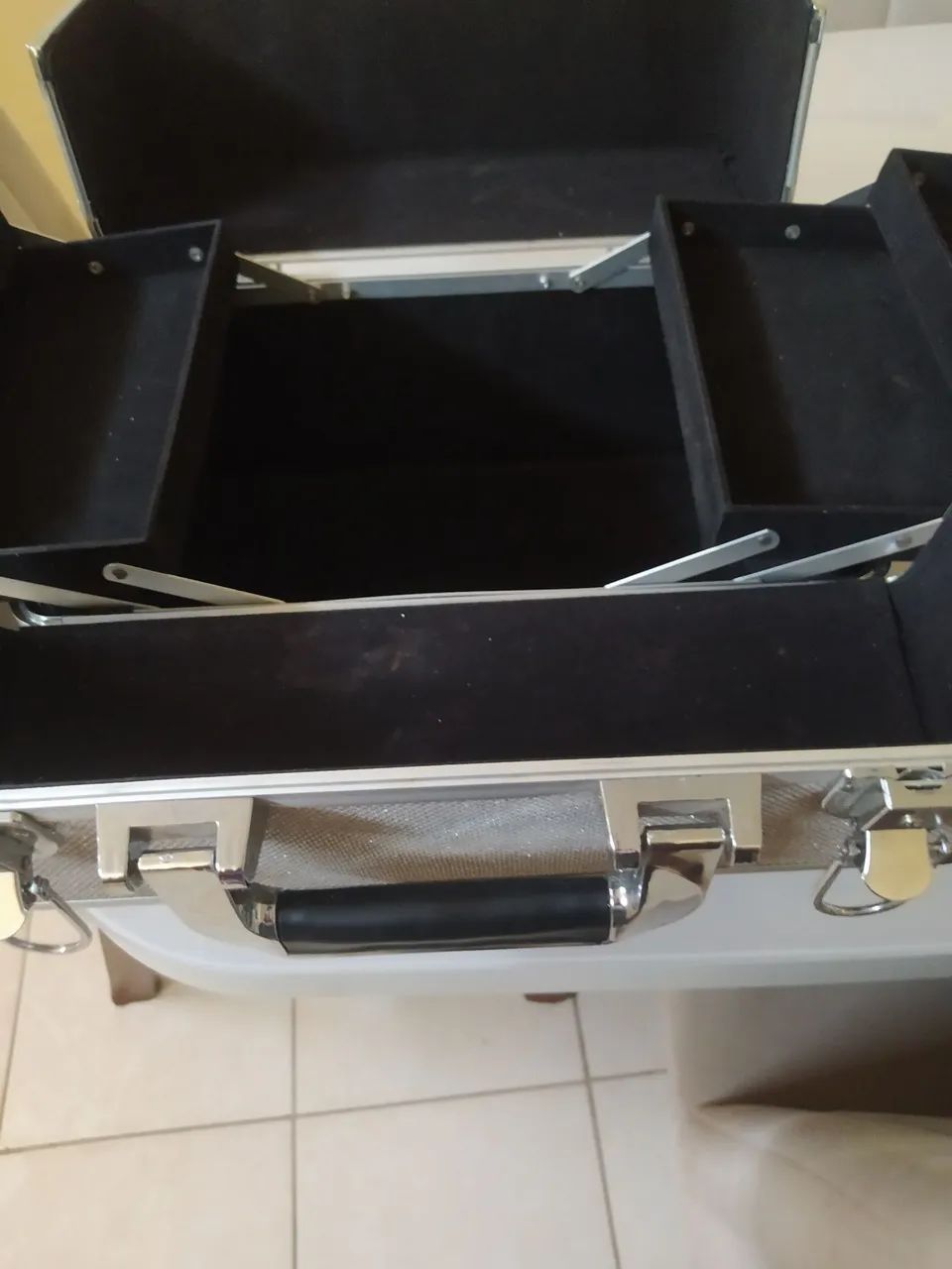 Vende se uma maleta de maquiagem  - Foto 3