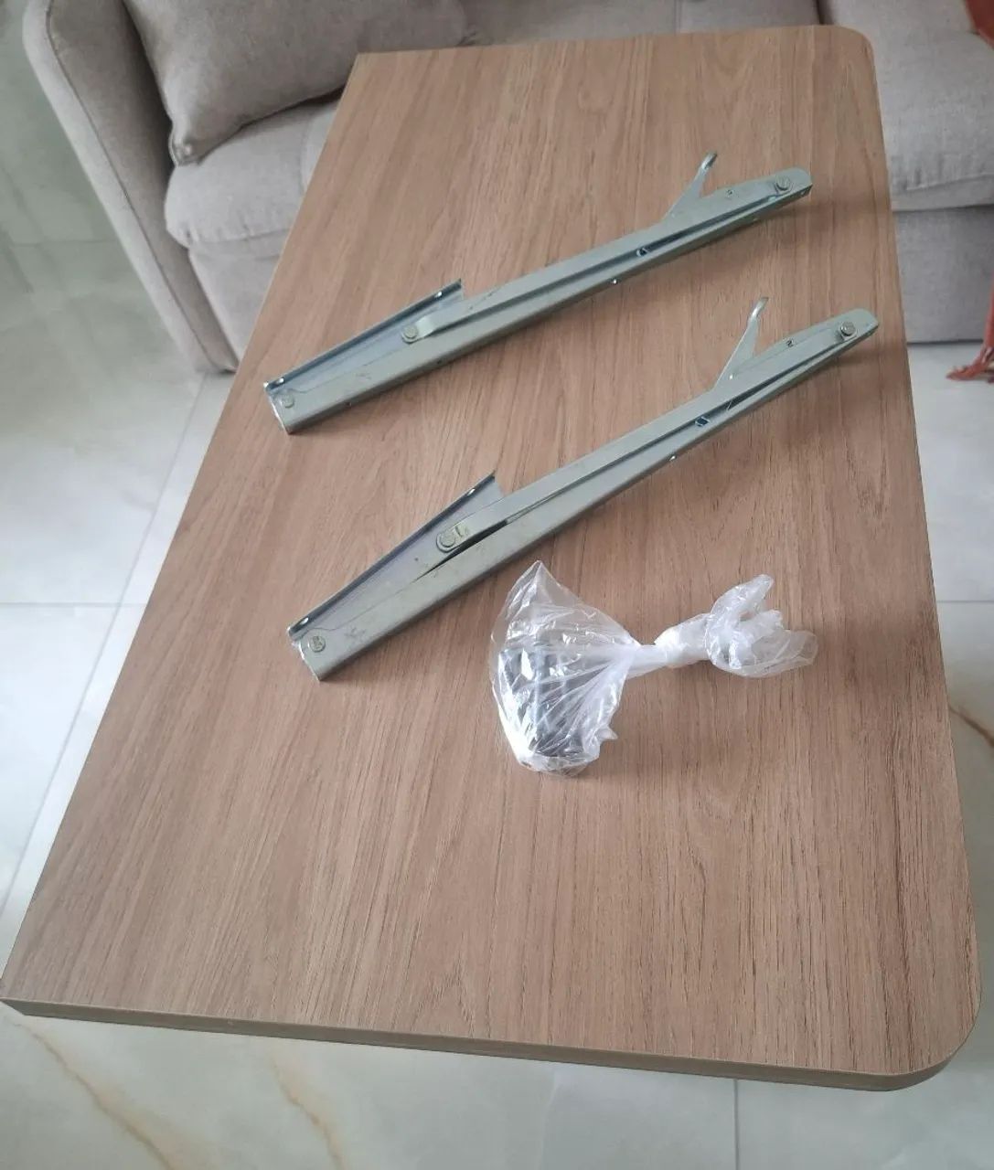 Mesa dobrável semi nova (MDF Itapuam)