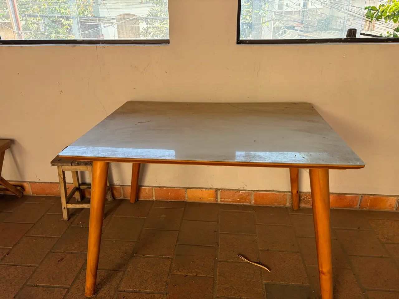 Mesa com cadeiras - Foto 2