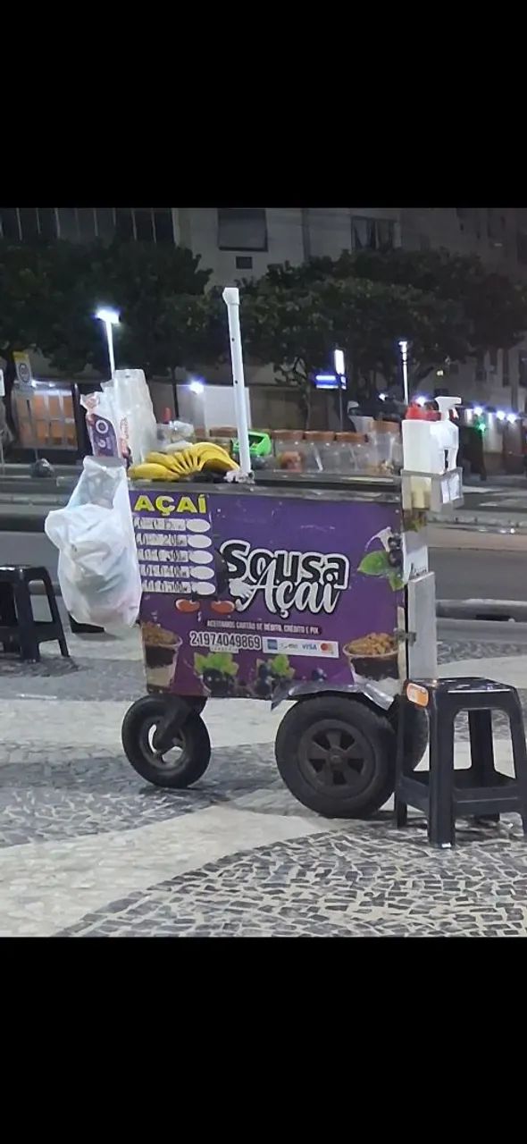 Vendisse carinho de açaí