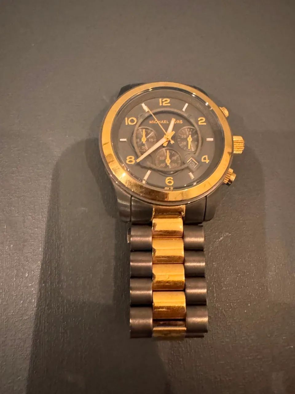 Michael Kors Chumbo/Cinza e Dourado