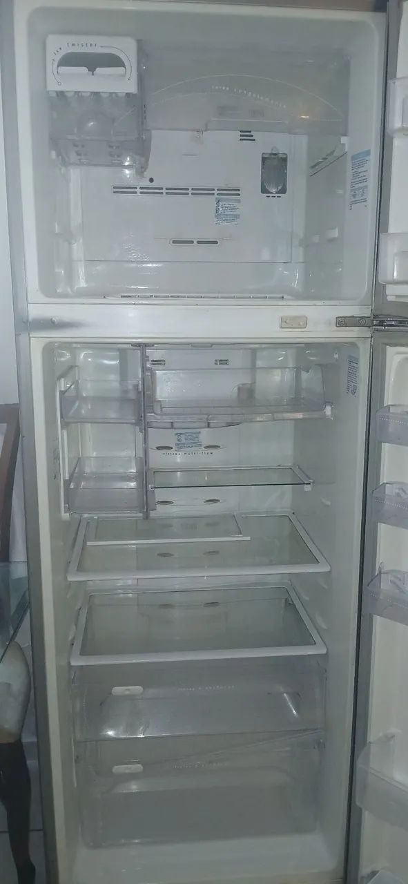 Vendo geladeira Eletrolux inox
