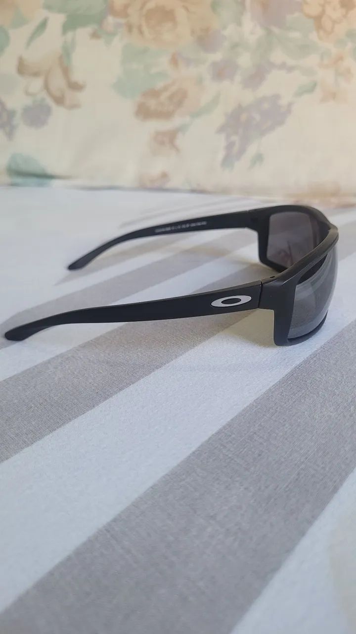 Oakley Gibston Matte Black Polarizado - Foto 2