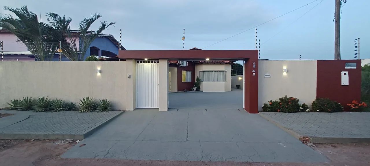 Casa Mobiliada com 3 Quartos e Piscina no Paraviana