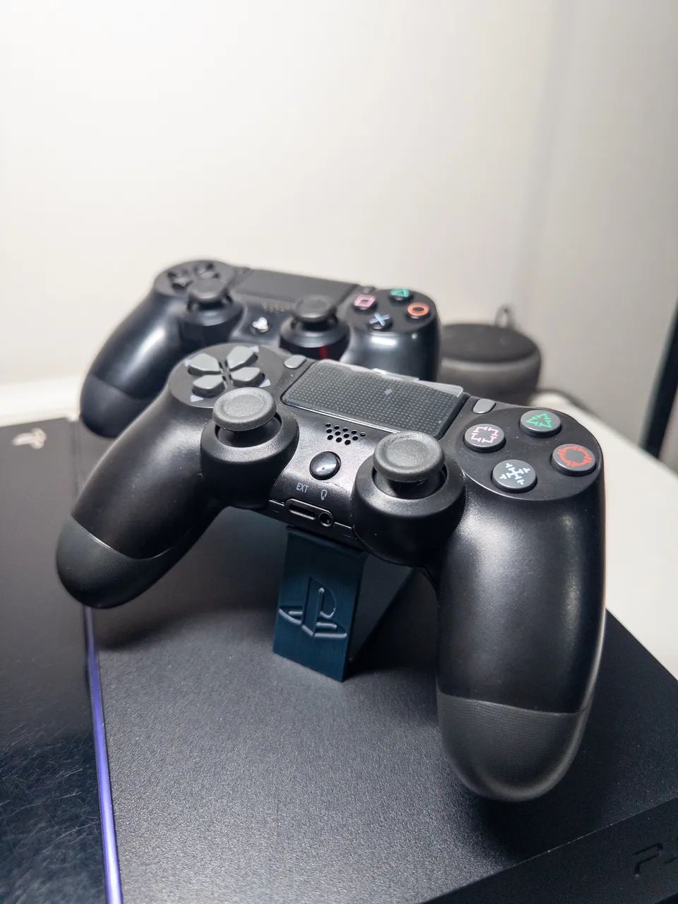 Playstation 4 + 2 controles e Jogos - Foto 3