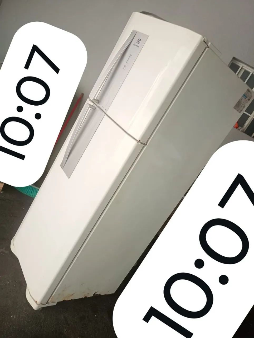 Vendo essa geladeira por 700