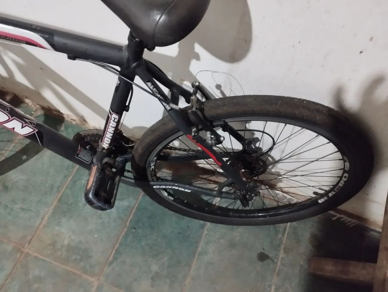 Bicicleta aro 26 com marcha  - Foto 2