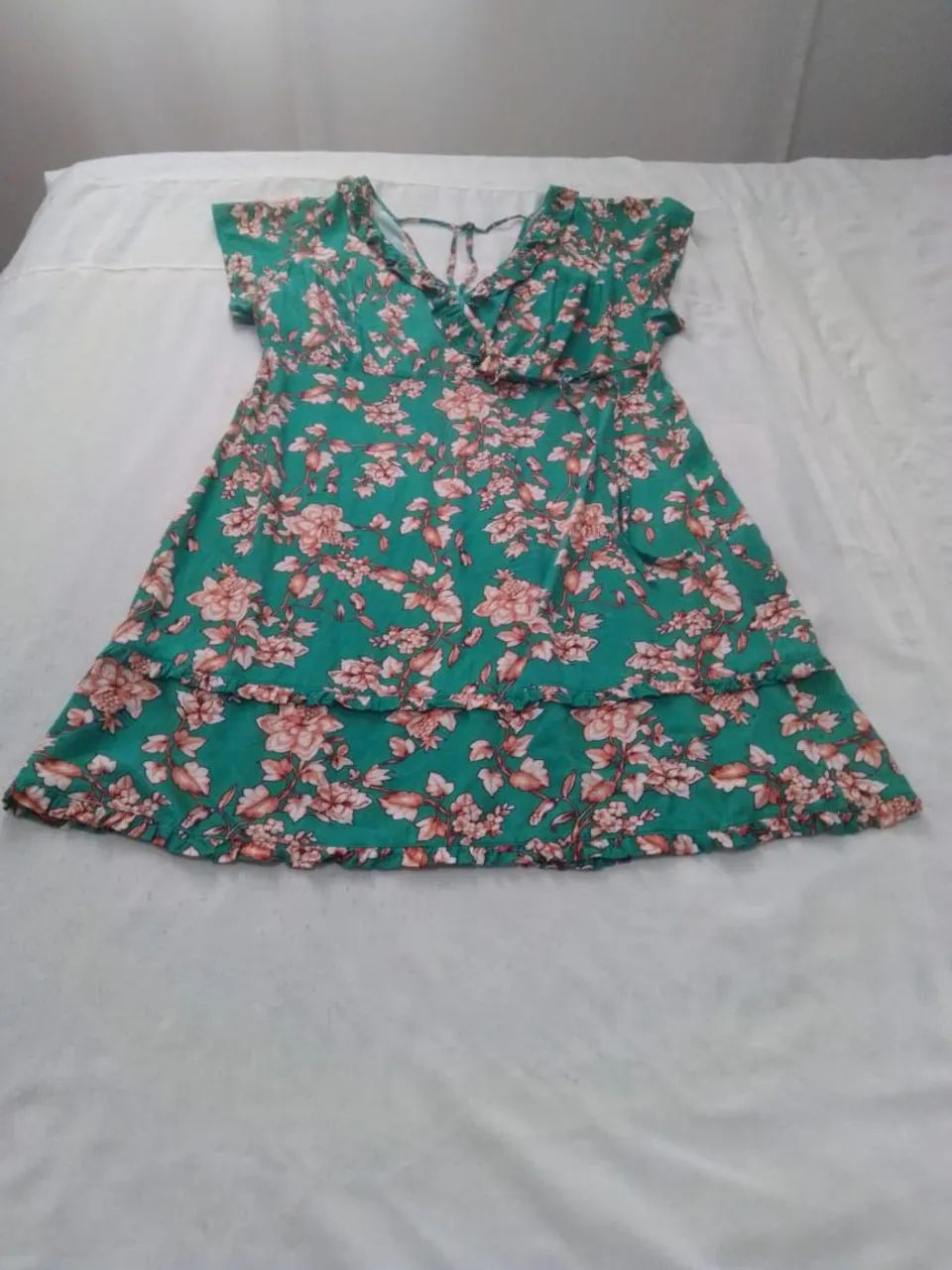 Vestido verde com flores rosas - Foto 2