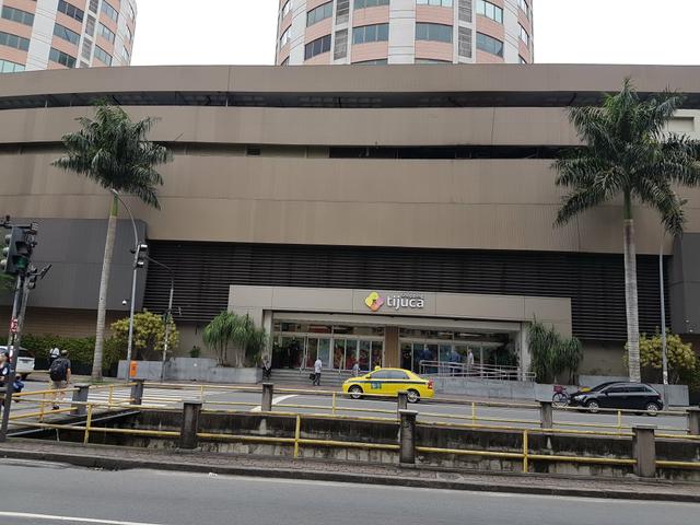 2 qtos Varanda Frente Shopping Tijuca
