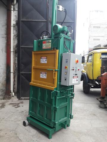Prensa Hidráulica Para Fardos de Reciclagem - Fardos de papelão, pet, alumínio, etc