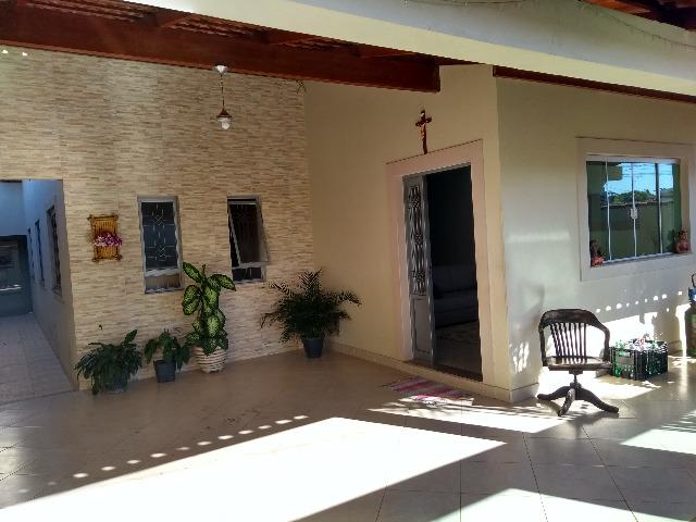 Vendo casa em bom despacho mg