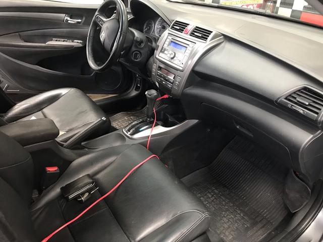 Honda city ANO 2014 TOP de linha com PADDLE SHIFT (marcha no volante)