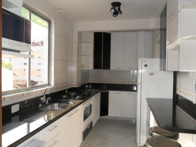 Apartamento Mobiliado, com 03 dormitórios - Água Verde - R$ 1.300,00 + taxas - Foto 5